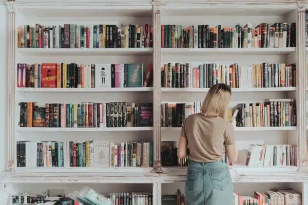 How to Pick Excellent Books for Your Homeschool